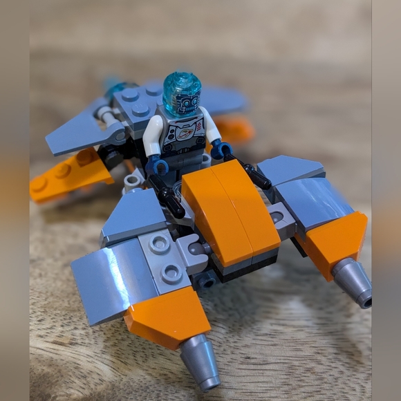 Lego 31111 Creator 3 in 1 Cyber drone, scooter and mech - Picture 3 of 5